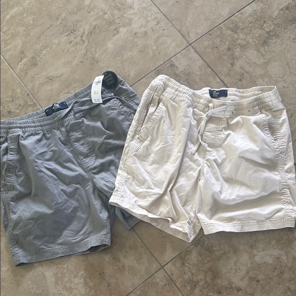 Hollister Men's Flat Front Shorts - Gray and Cream